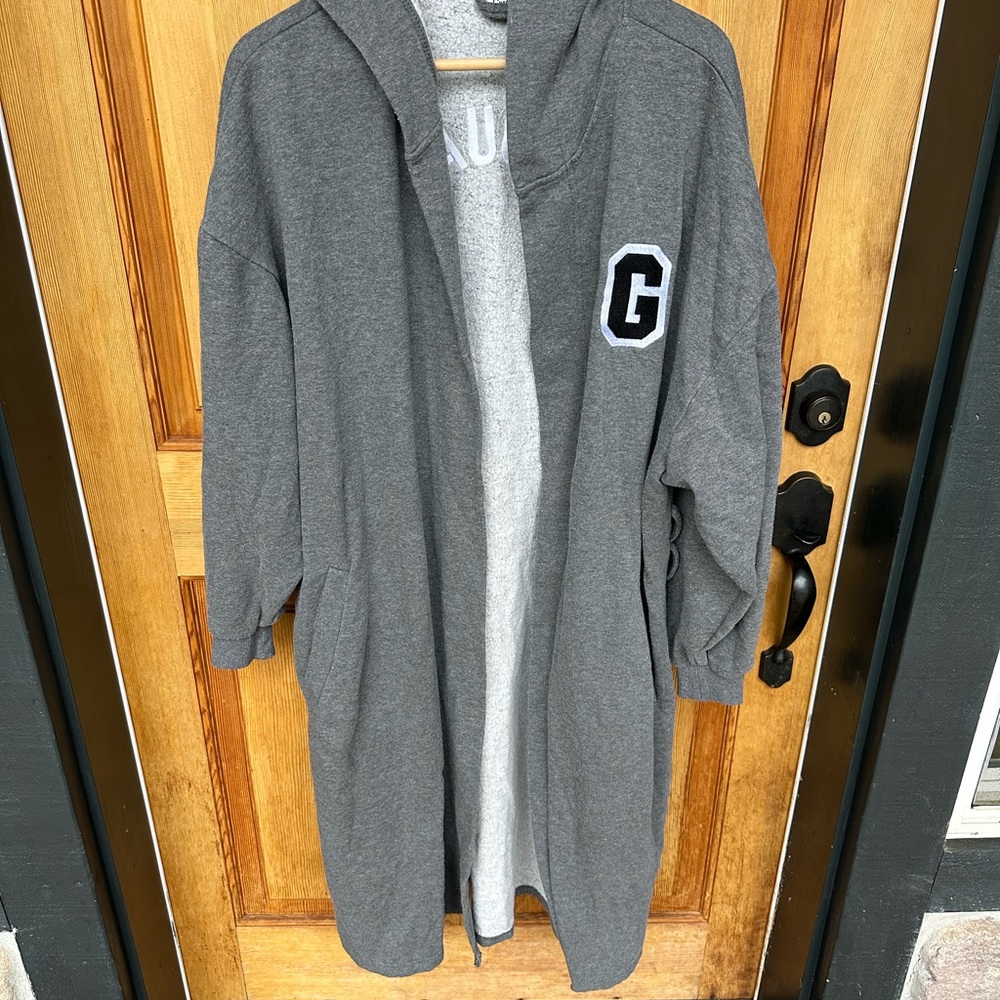 Graduate Robe - Picture 3 of 4